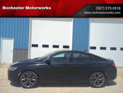 2015 Chrysler 200, $8999. Photo 1