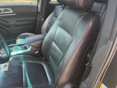 2015 Ford Explorer, $0. Photo 12
