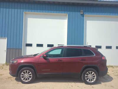 2019 Jeep Cherokee, $11900. Photo 2