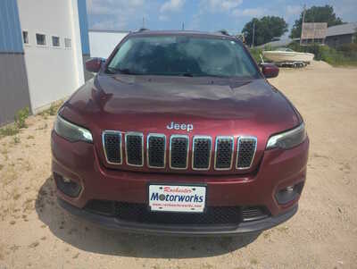 2019 Jeep Cherokee, $11900. Photo 5