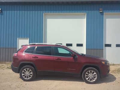 2019 Jeep Cherokee, $11900. Photo 6
