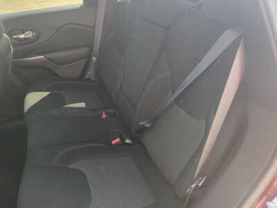 2019 Jeep Cherokee, $11900. Photo 8