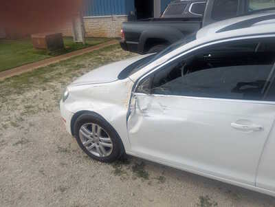 2013 Volkswagen Jetta, $2750. Photo 3