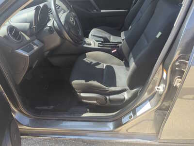2011 Mazda Mazda3, $4500. Photo 12