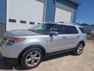 2015 Ford Explorer, $7500. Photo 4