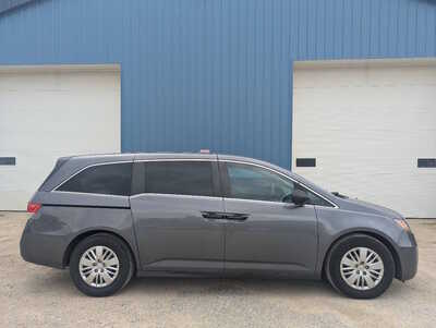 2014 Honda Odyssey, $12750. Photo 7
