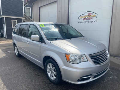 2012 Chrysler Town & Country, $0. Photo 2