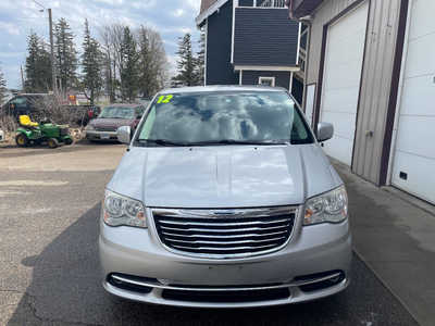 2012 Chrysler Town & Country, $0. Photo 3