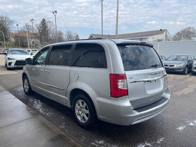 2012 Chrysler Town & Country, $0. Photo 5