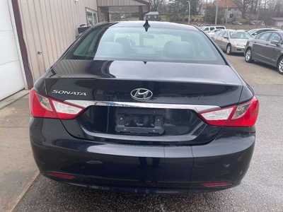 2011 Hyundai Sonata, $0. Photo 4