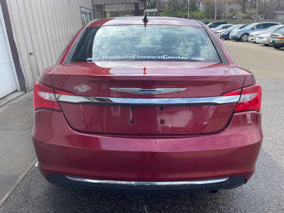 2013 Chrysler 200, $0. Photo 4