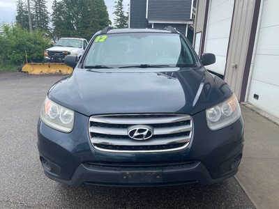 2012 Hyundai Santa Fe, $0. Photo 3