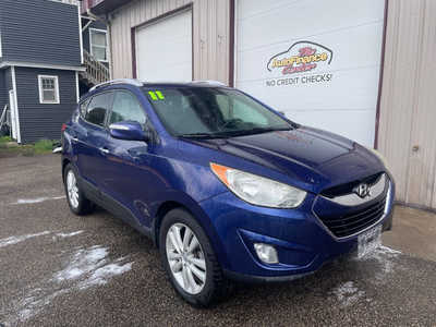 2011 Hyundai Tucson, $0. Photo 2