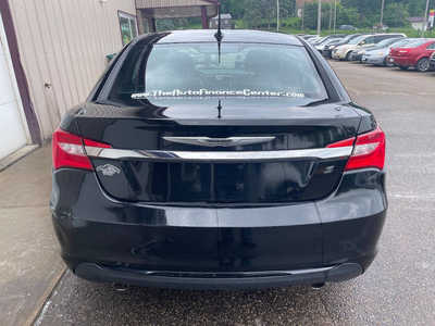2013 Chrysler 200, $0. Photo 5