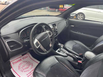 2013 Chrysler 200, $0. Photo 6