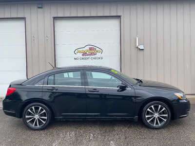 2013 Chrysler 200, $0. Photo 1