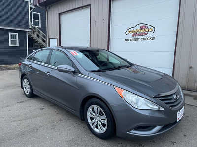 2011 Hyundai Sonata, $0. Photo 2