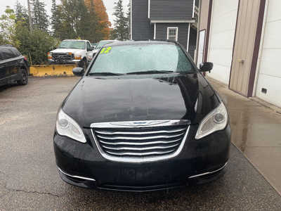 2012 Chrysler 200, $0. Photo 3