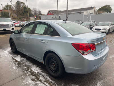 2011 Chevrolet Cruze, $0. Photo 4
