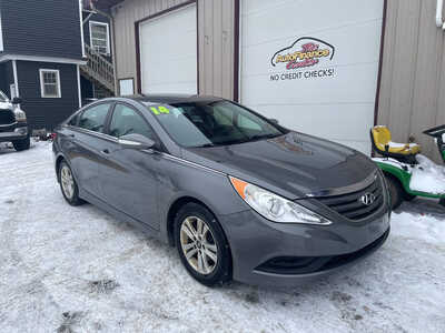 2014 Hyundai Sonata, $0. Photo 2