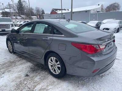 2014 Hyundai Sonata, $0. Photo 6