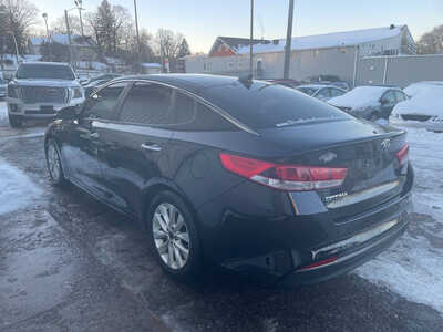 2016 Kia Optima, $0. Photo 4