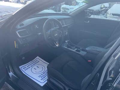 2016 Kia Optima, $0. Photo 6