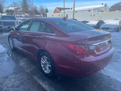 2013 Hyundai Sonata, $0. Photo 4