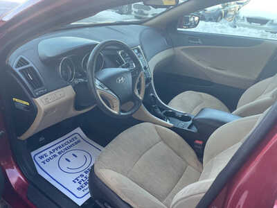 2013 Hyundai Sonata, $0. Photo 6