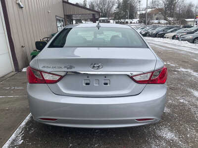 2012 Hyundai Sonata, $0. Photo 5