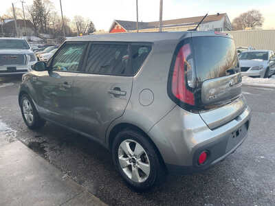 2017 Kia Soul, $0. Photo 4