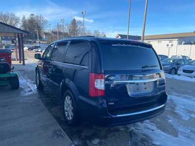 2014 Chrysler Town & Country, $0. Photo 4