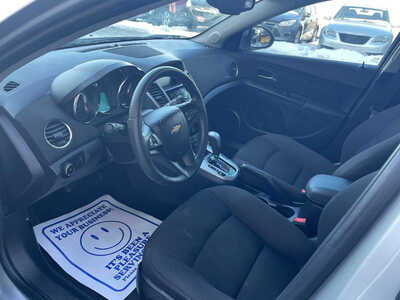 2015 Chevrolet Cruze, $0. Photo 6