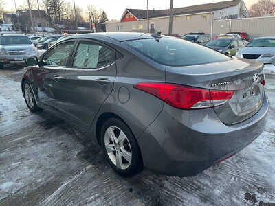 2013 Hyundai Elantra, $0. Photo 4