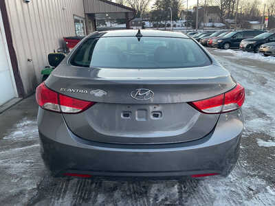 2013 Hyundai Elantra, $0. Photo 5
