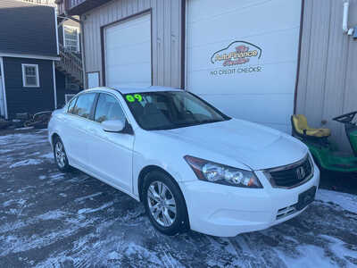 2009 Honda Accord, $0. Photo 2
