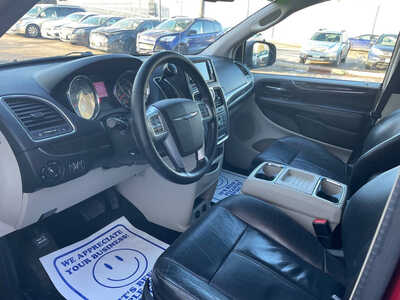 2011 Chrysler Town & Country, $0. Photo 6