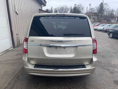 2014 Chrysler Town and, $0. Photo 5