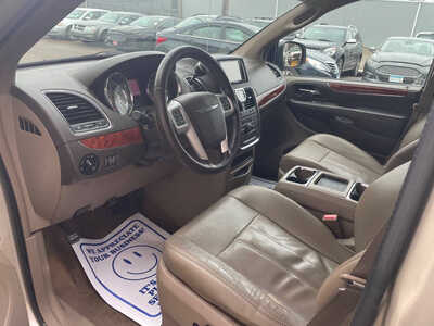 2014 Chrysler Town and, $0. Photo 6