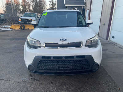 2014 Kia Soul, $0. Photo 3