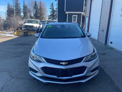 2017 Chevrolet Cruze, $9495. Photo 3