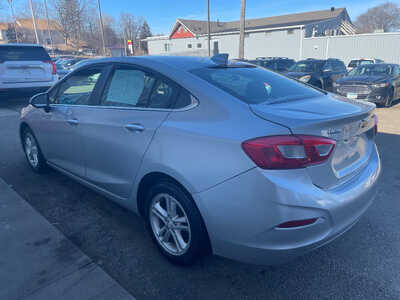 2017 Chevrolet Cruze, $9495. Photo 4