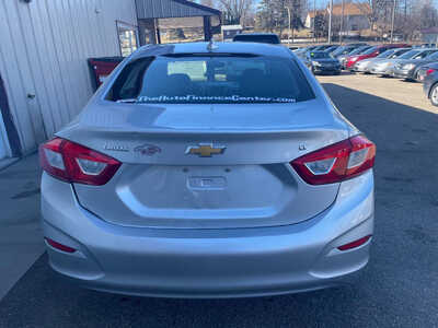 2017 Chevrolet Cruze, $9495. Photo 5