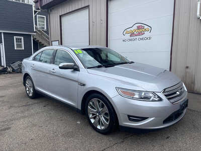 2010 Ford Taurus, $0. Photo 3