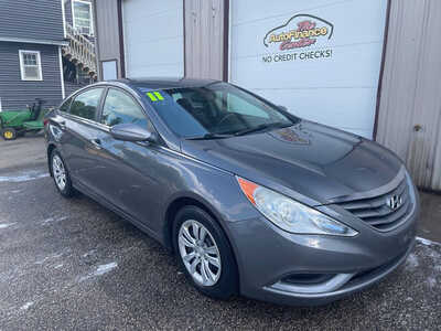 2011 Hyundai Sonata, $0. Photo 2