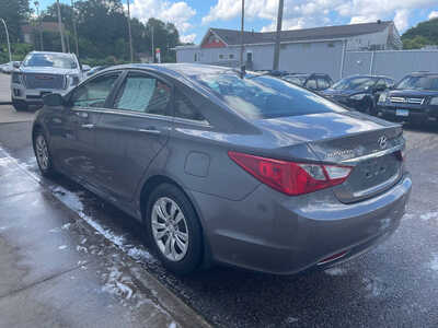 2011 Hyundai Sonata, $0. Photo 4