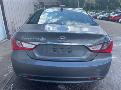 2011 Hyundai Sonata, $0. Photo 5