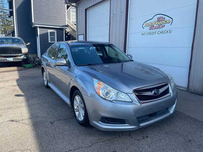 2011 Subaru Legacy, $0. Photo 2