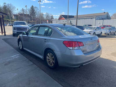 2011 Subaru Legacy, $0. Photo 4