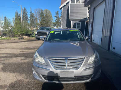 2013 Hyundai Genesis, $0. Photo 3